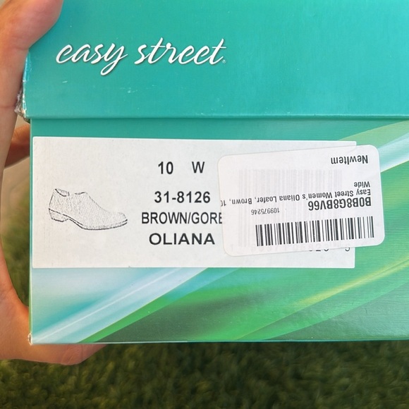 Easy Street Women's Oliana Loafer Comfort Size 10 Wide - Picture 8 of 8